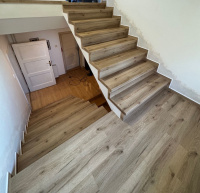 Vinylové schody s nosem BUKOMA podlaha zákazníka